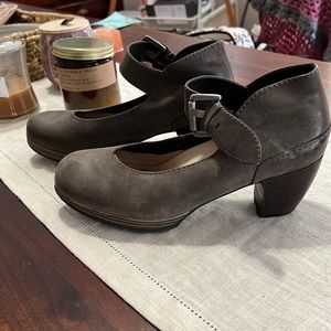 Wolky Leather Walking Shoes Booties Mary Jane Heels Brown Gray size 40